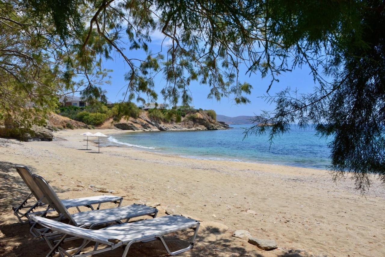 Beach House Set In A Beautiful Bay Kárystos Eksteriør bilde