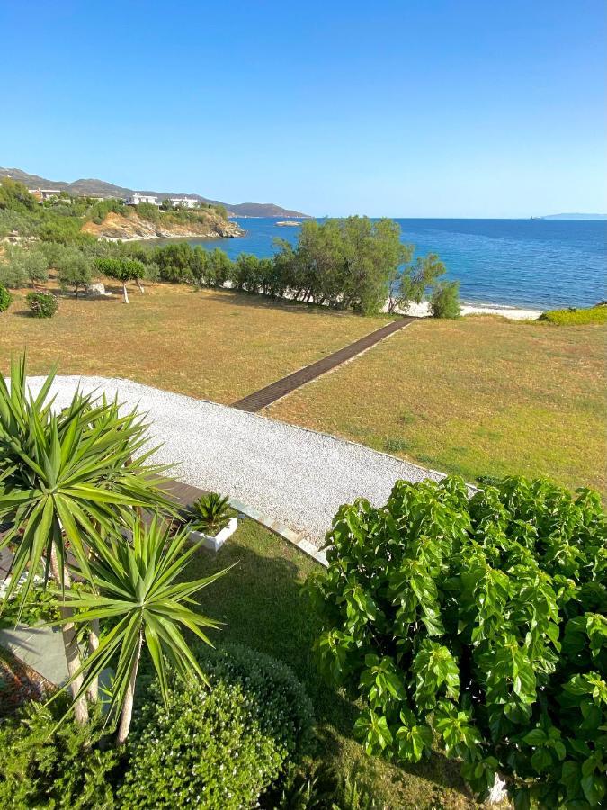 Beach House Set In A Beautiful Bay Kárystos Eksteriør bilde
