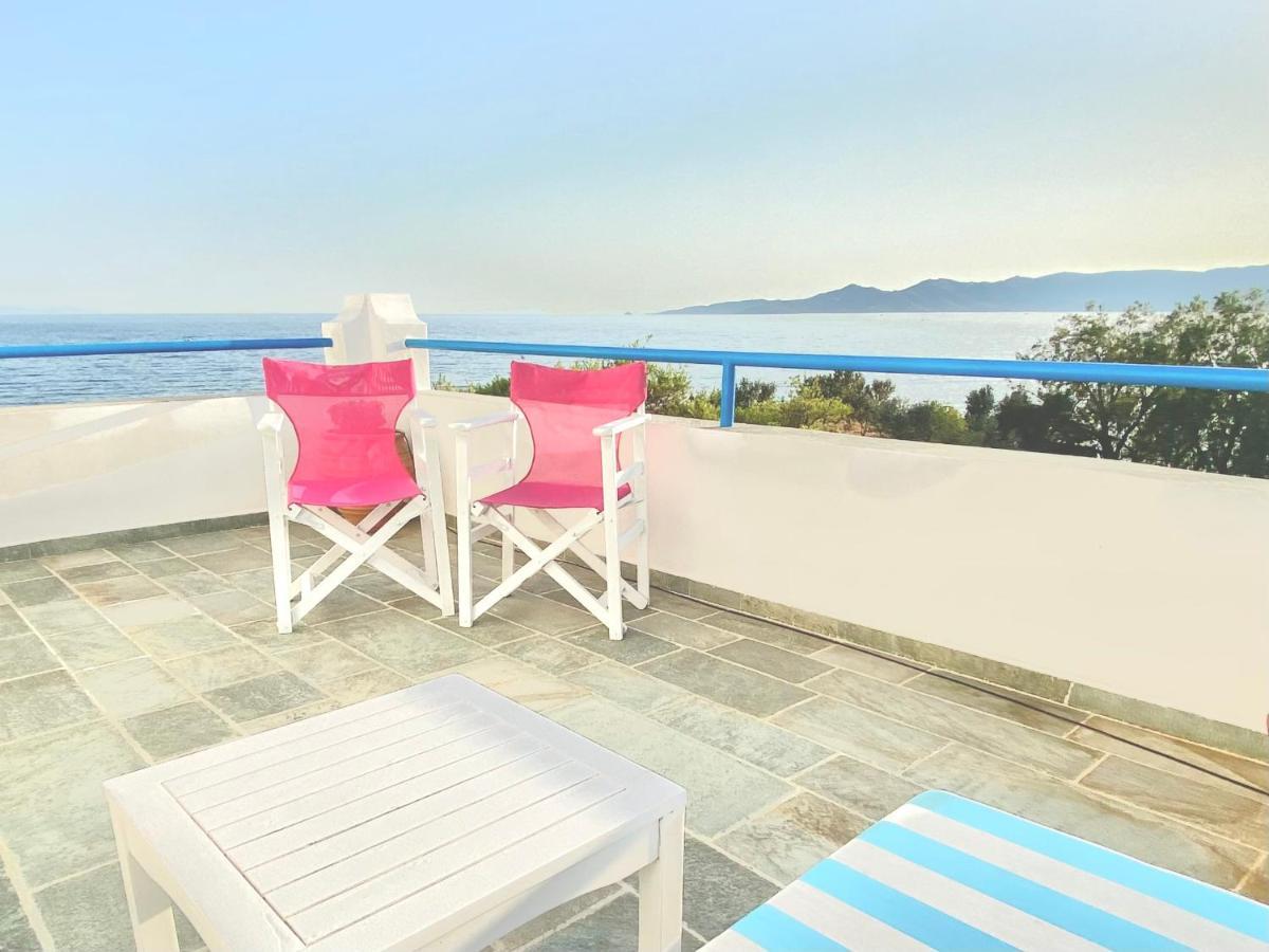 Beach House Set In A Beautiful Bay Kárystos Eksteriør bilde