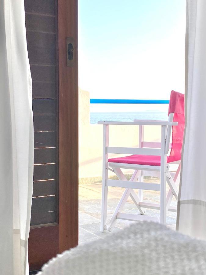 Beach House Set In A Beautiful Bay Kárystos Eksteriør bilde
